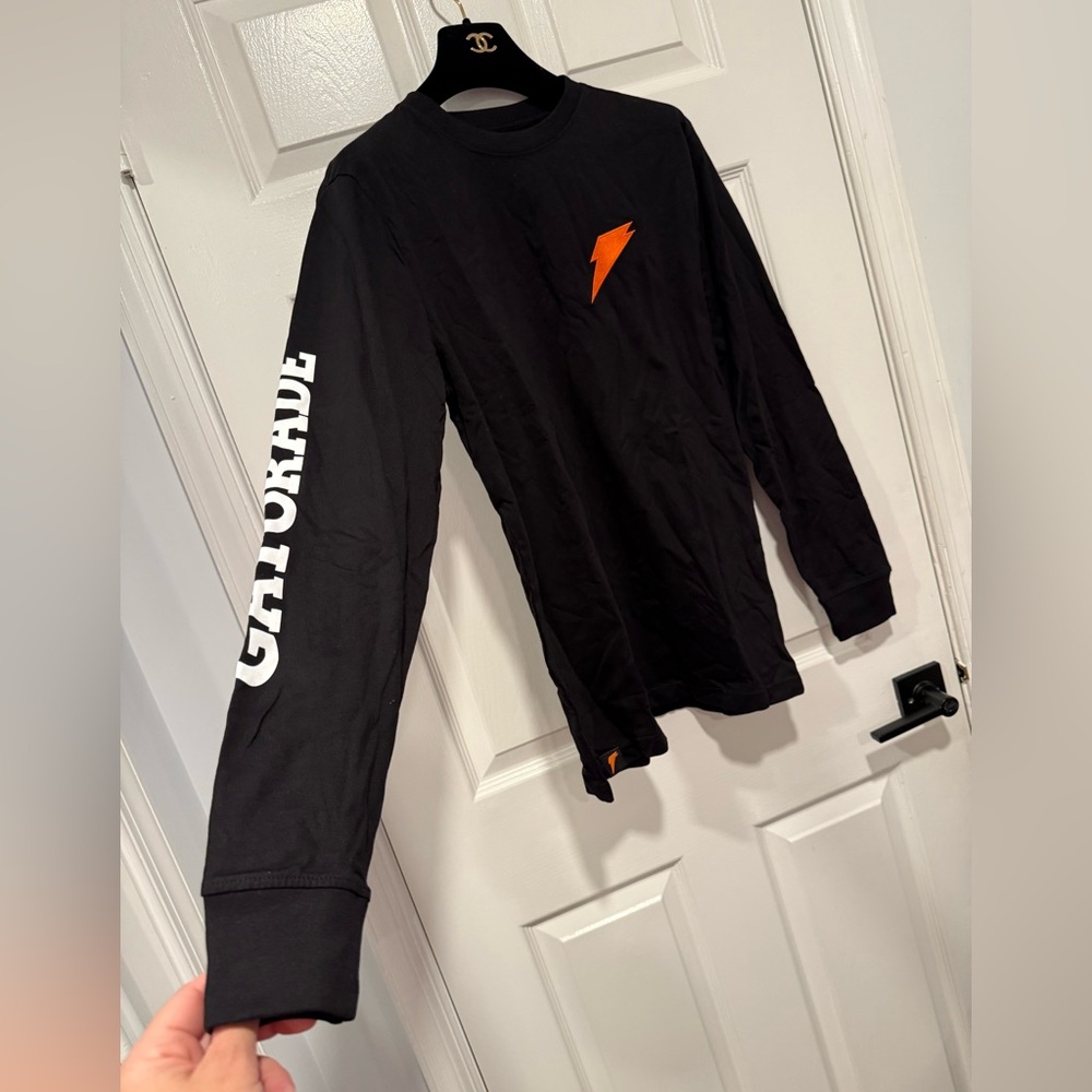 Brand NEW GATORADE Long Sleeve tee Embroidered Black Size M Gatorade contest Y2K